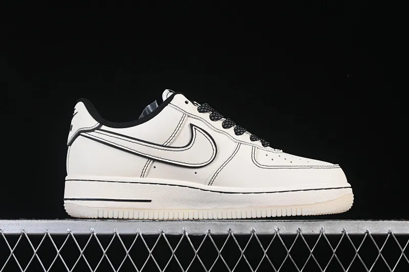 All categories Nk Air Force 1 Air Force series Nk Air Force 1 Low Air Force low-top Nike Air Force 1'07 Low Beige and black Bugs Bunny crystal bottom Air Force 1 low-top casual sneakers SM6668-115